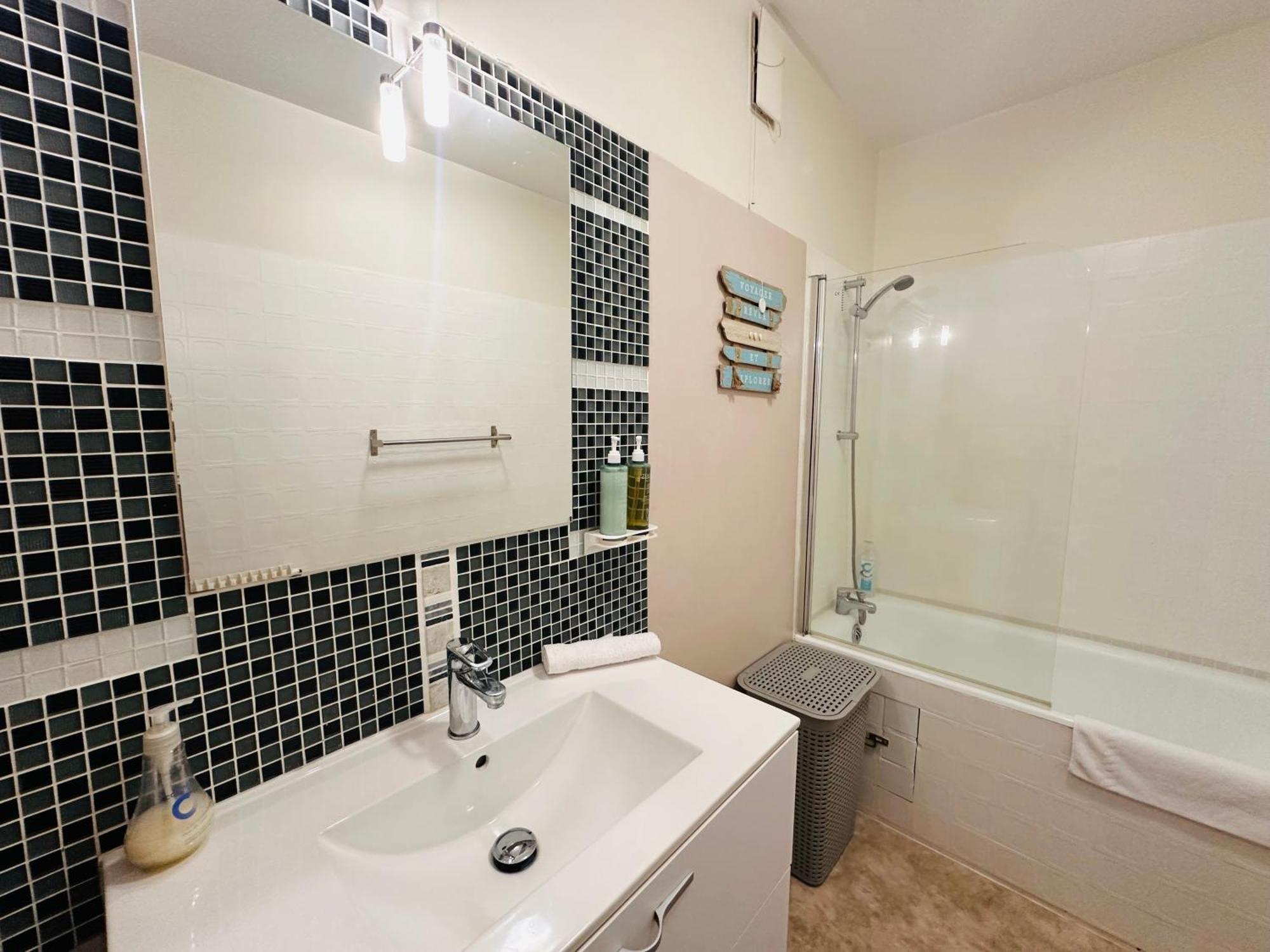 Orleans Centre Proche Gare - Appartement Fonctionnel Residence Calme Parking Prive Gratuit - Le Central Elegance 外观 照片